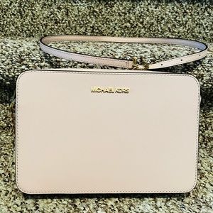 Michael Kors jet set bag preloved